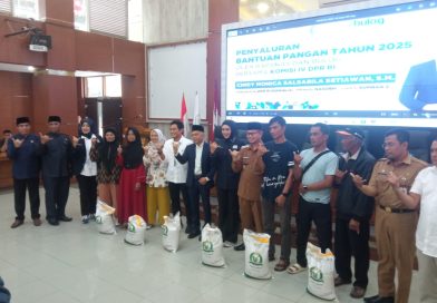 Penyaluran Bantuan Pangan Oleh Komisi IV DPR RI Bersama Badan Pangan Nasional dan Perum Bulog